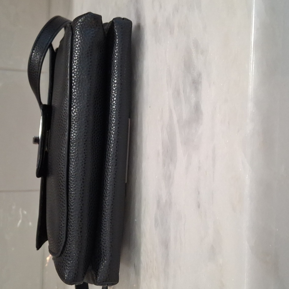 Crossbody - Picture 3 of 10